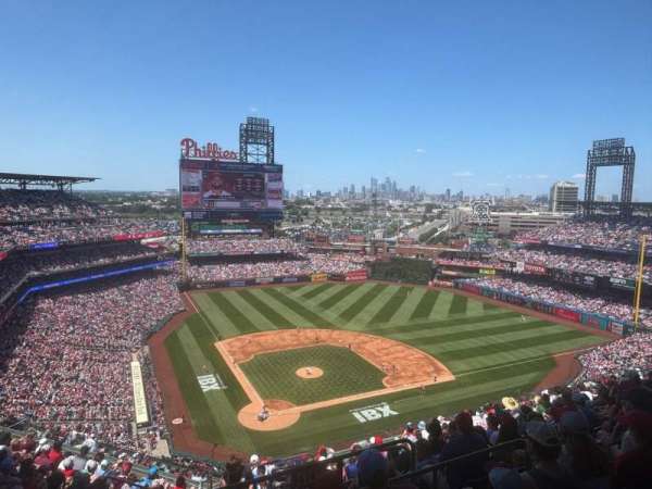 Citizens Bank Park, section: 418, row: 14, seat: 27
