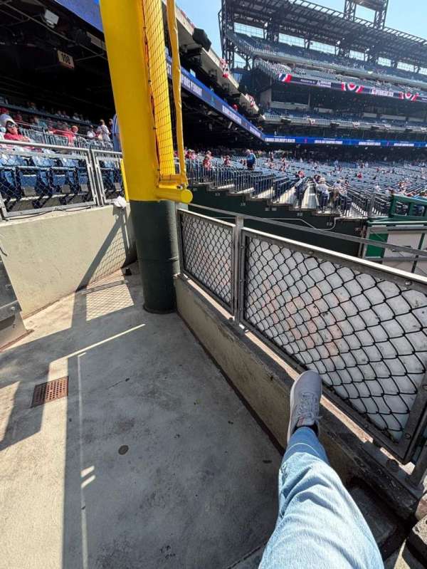 Citizens Bank Park, section: 106, row: 1, seat: 18