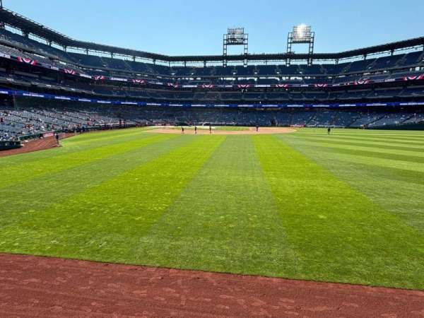 Citizens Bank Park, section: 104, row: 1, seat: 19