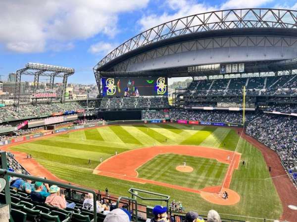 T-Mobile Park, section: 333, row: 7, seat: 16