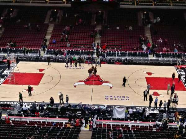 United Center, section: 334, row: 9, seat: 15