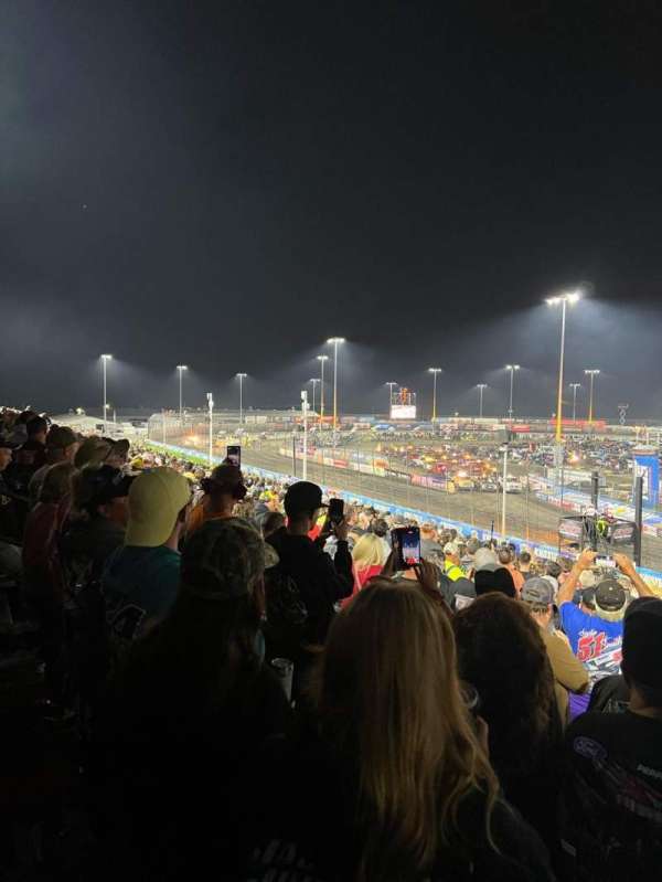 Knoxville Raceway, section: B