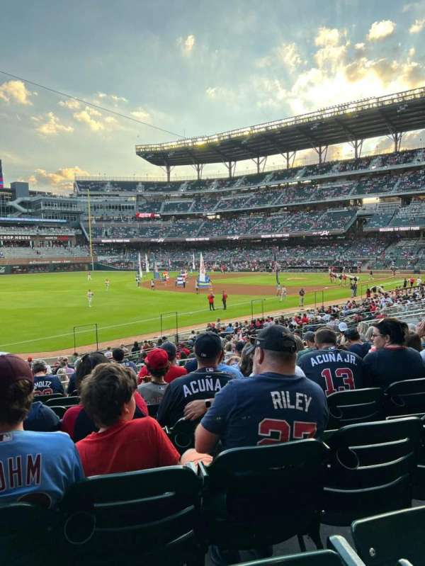 Truist Park, section: 140, row: 8
