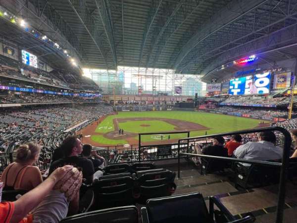 Daikin Park, section: 222, row: 4, seat: 14