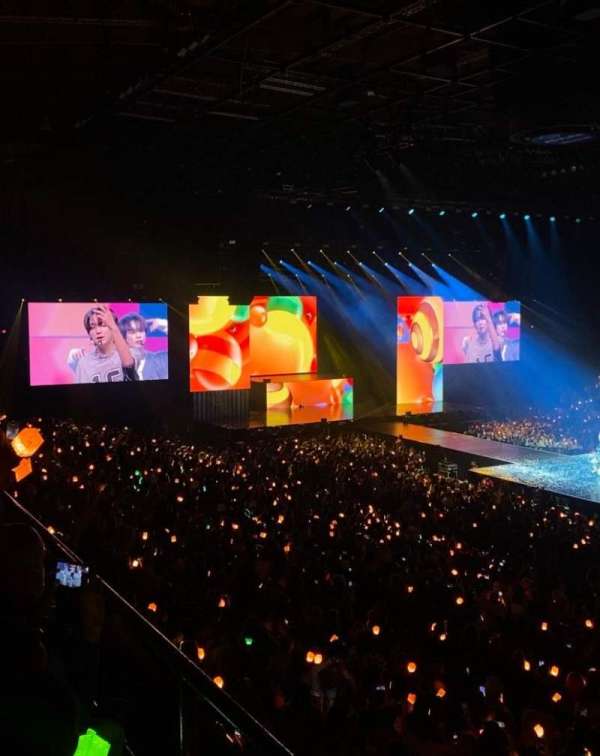 Allstate Arena, section: 201, row: b, seat: 8