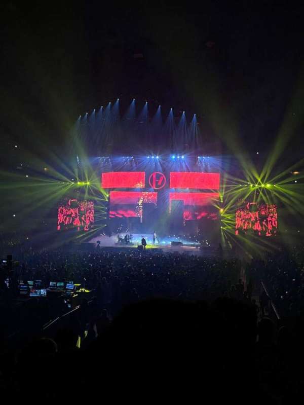 United Center, section: 105, row: 11, seat: 6