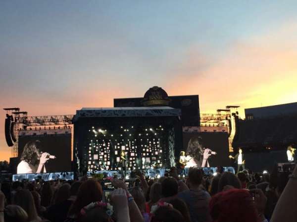 Huntington Bank Stadium, section: Q, row: 9, seat: 8