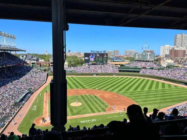 Wrigley Field, section: 422R, row: 5, seat: 1