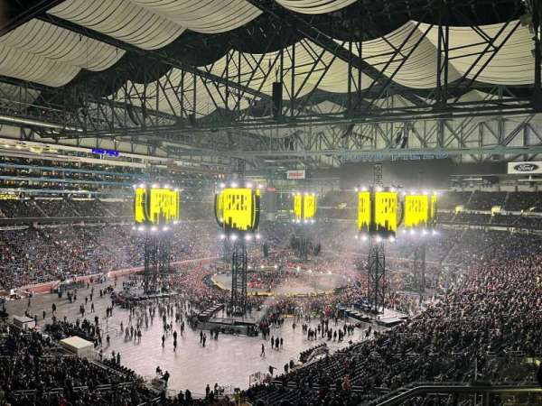 Ford Field, section: 323, row: 4, seat: 23
