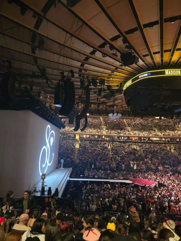 Madison Square Garden, section: 116, row: 18, seat: 2