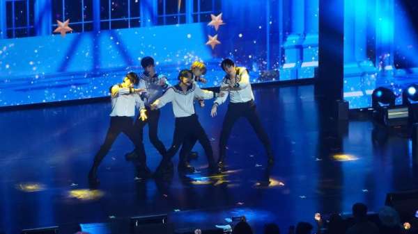 Rosemont Theatre, section: 208, row: L, seat: 7