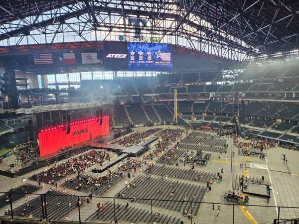 Globe Life Field, section: 207, row: 7, seat: 20