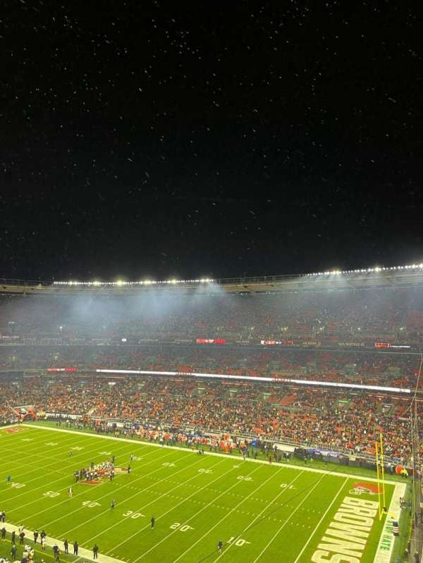 Huntington Bank Field, section: 513, row: 4, seat: 21