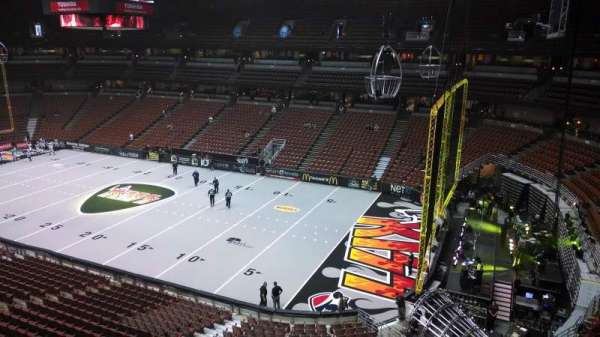 Honda Center, section: 429, row: B, seat: 8