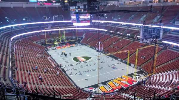 Honda Center, section: 404, row: N, seat: 8
