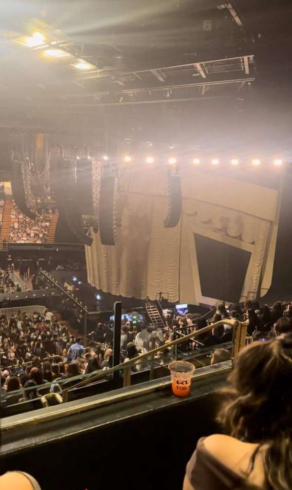 Kia Forum, section: 210, row: 6, seat: 11