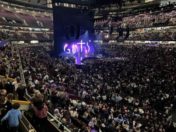 United Center, section: 214, row: 1, seat: 4
