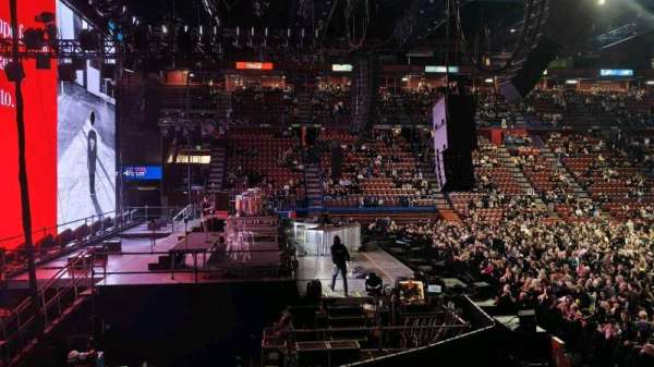Unipol Forum, section: B8, row: 6, seat: 7
