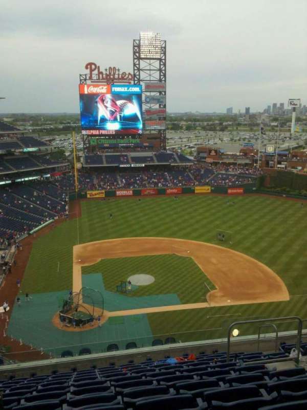 Citizens Bank Park, section: 417, row: 7, seat: 17