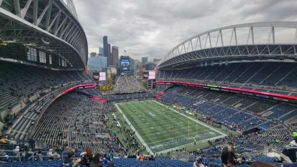 Lumen Field, section: 326, row: BB, seat: 7