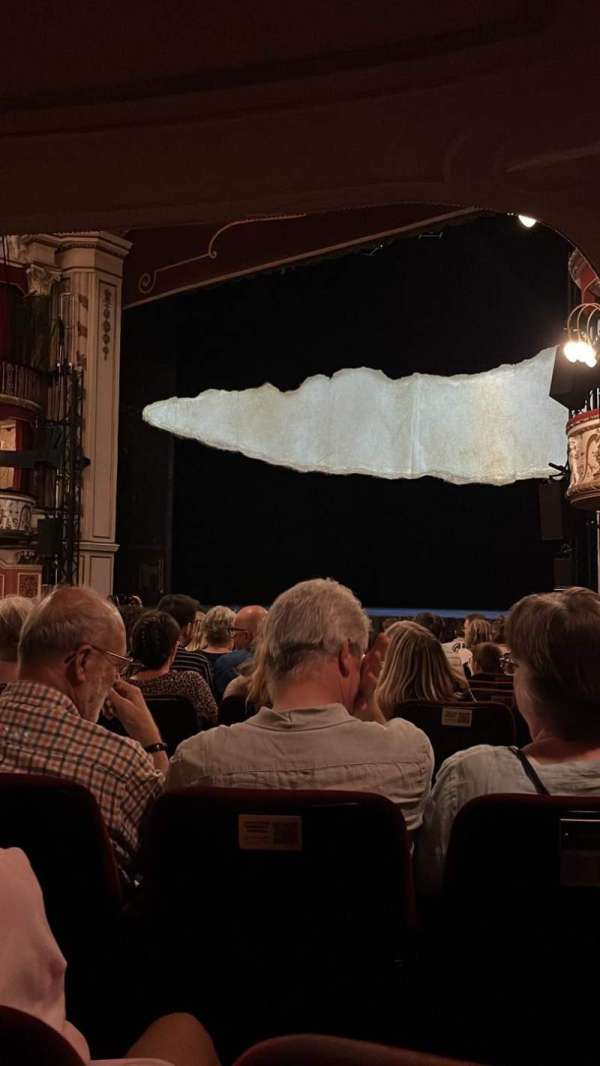 New Wimbledon Theatre, section: Stalls, row: L, seat: 3