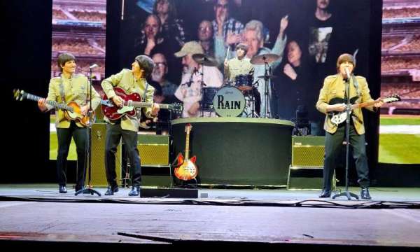 Lowell Memorial Auditorium, section: Floor RGHT CTR, row: B, seat: 7