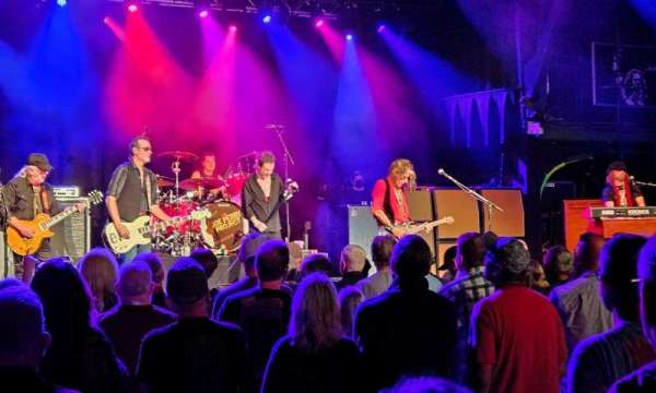 Hampton Beach Casino Ballroom, section: CEN2L, row: 11, seat: 11