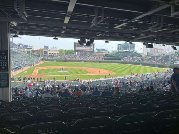Wrigley Field, section: 222, row: 17, seat: 4