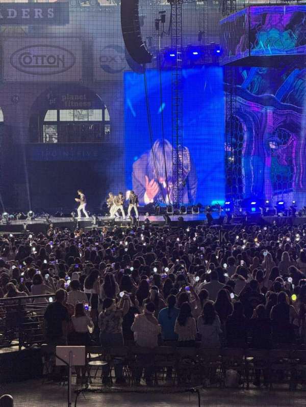 Daikin Park, section: 128, row: 18, seat: 8