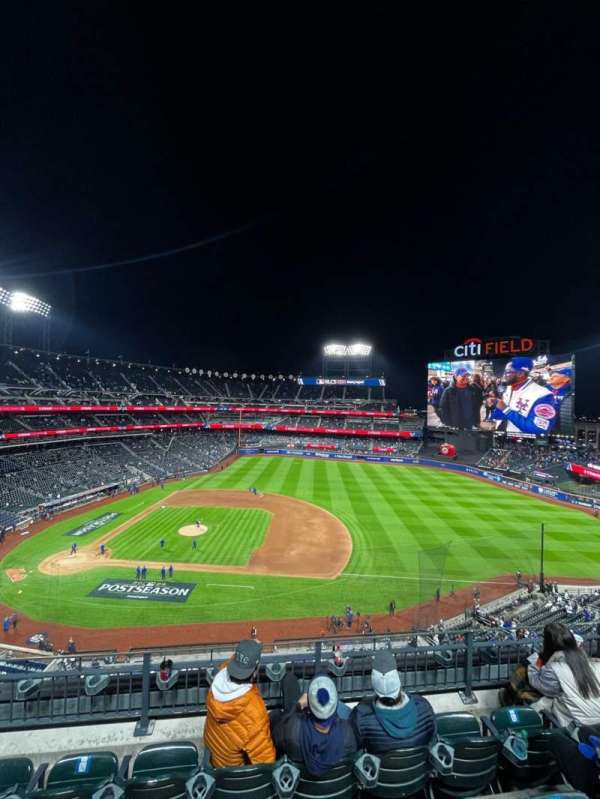 Citi Field, section: 407, row: 4, seat: 11