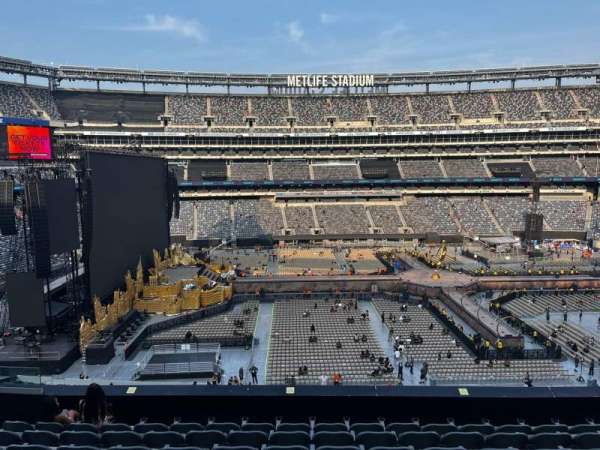 MetLife Stadium, section: 240, row: 8, seat: 16