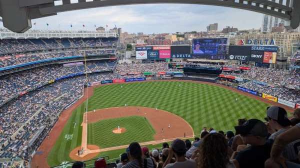 Yankee Stadium, section: 417, row: 13, seat: 26