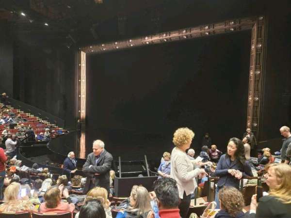 Vivian Beaumont Theater, section: Orchestra RC, row: M, seat: 410