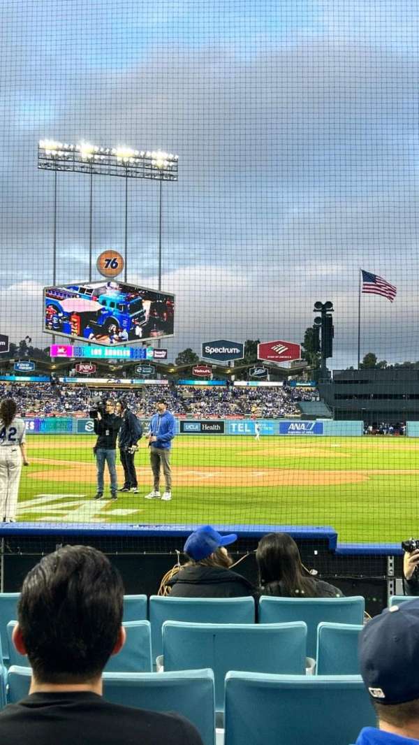 Dodger Stadium, section: 1DG, row: GG, seat: 16