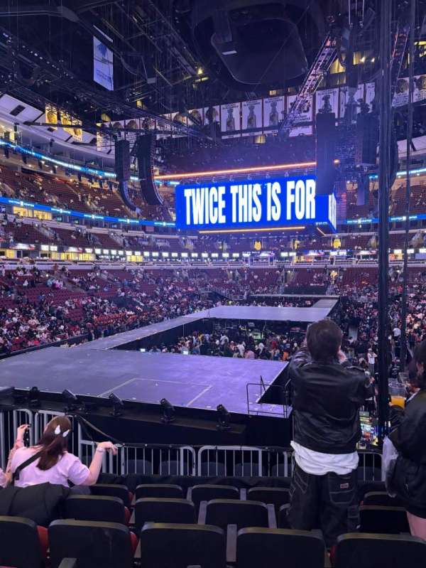 United Center, section: 116, row: 18, seat: 9