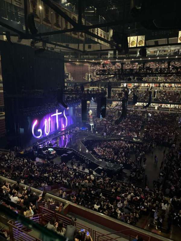 United Center, section: 317, row: 1, seat: 19