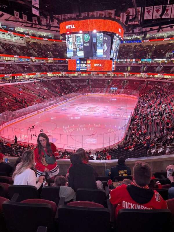 United Center, section: 207, row: 6, seat: 6