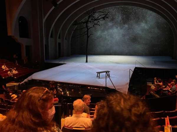 Vivian Beaumont Theater, section: Orchestra RC, row: L, seat: 402