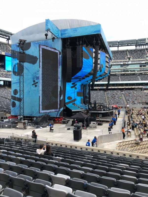 MetLife Stadium, section: 142, row: 15, seat: 13-14
