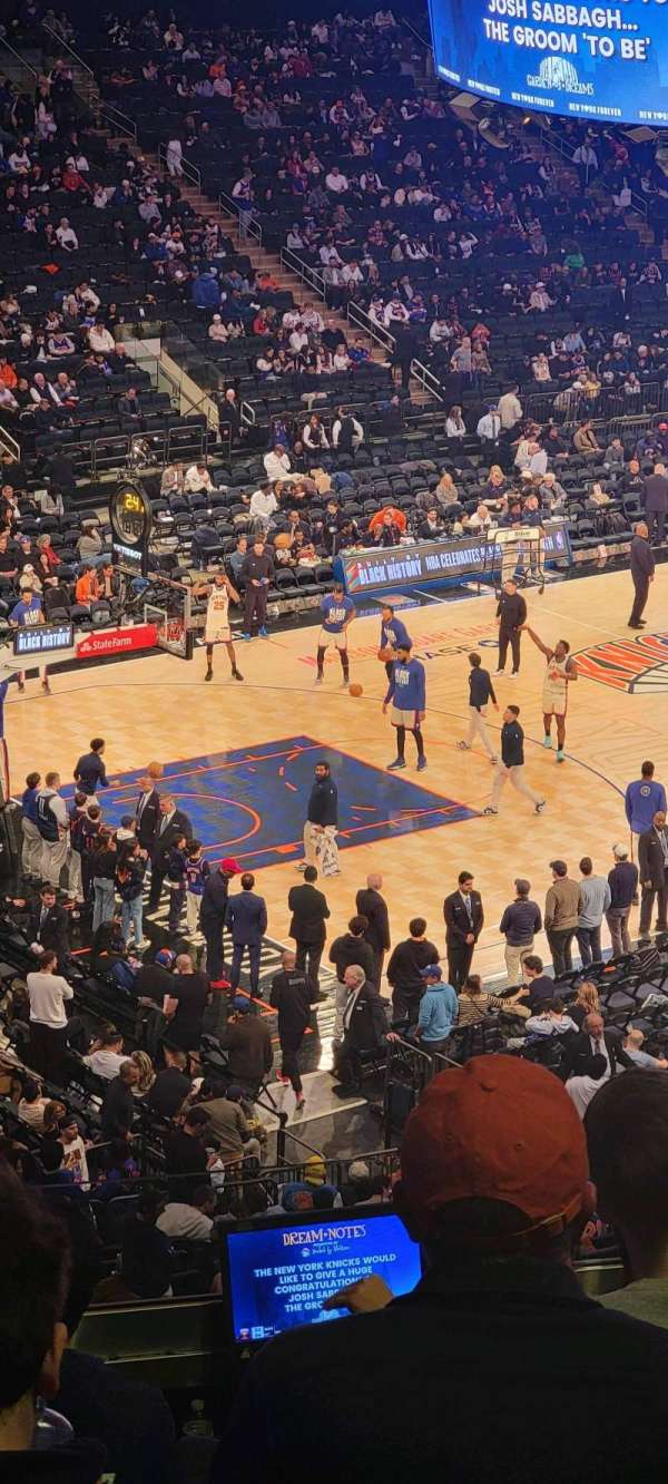 Madison Square Garden, section: 221, row: 7, seat: 1