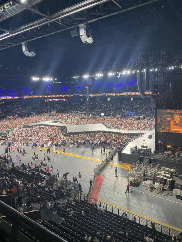 Paris La Défense Arena, section: 421, row: 41, seat: 14