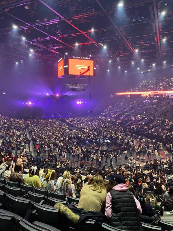 Accor Arena, section: Gradin T, row: 01, seat: 24