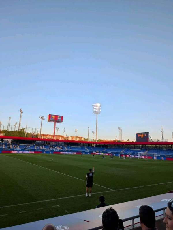 Estadio Johan Cruyff, section: 104, row: 3, seat: 28