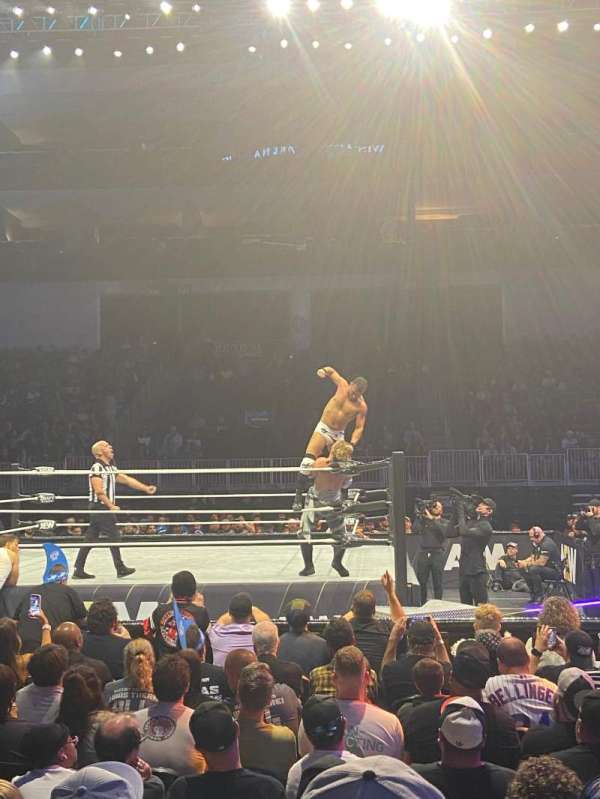 Wintrust Arena, section: 124, row: EE, seat: 4