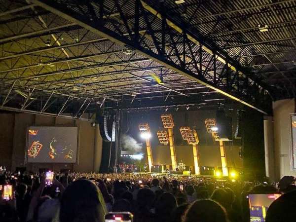 Lakewood Amphitheatre, section: 202, row: BB, seat: 32