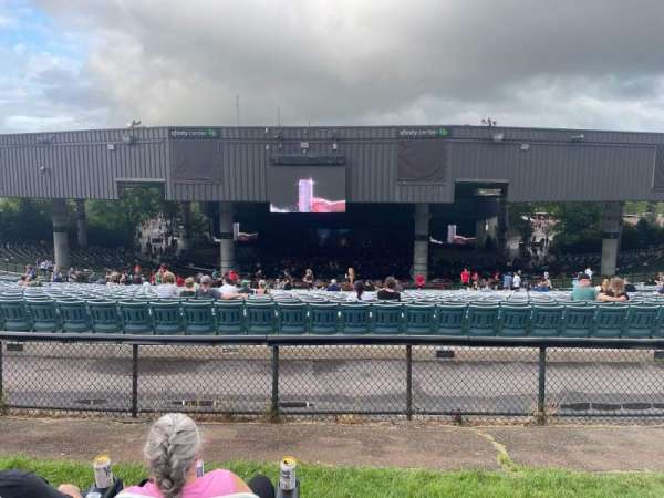 Xfinity Center, Massachusetts, section: Lawn, row: 9