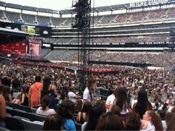 MetLife Stadium, section: 134, row: 14, seat: 14