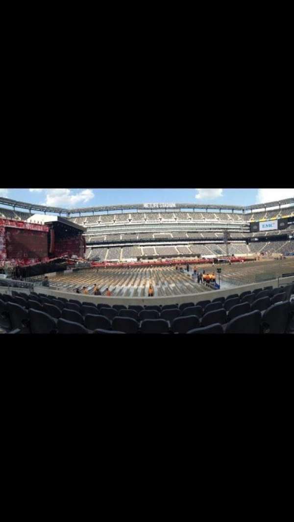 MetLife Stadium, section: 140, row: 11