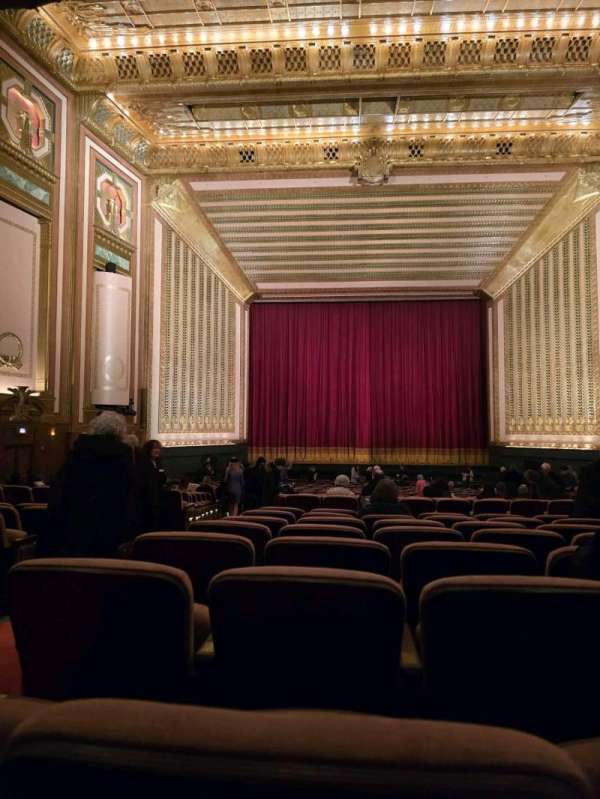 Lyric Opera of Chicago, section: Main Floor Aisle 4, row: HH, seat: 126