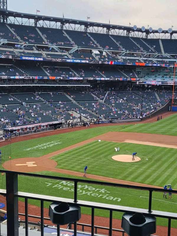 Citi Field, section: 311, row: 2, seat: 17